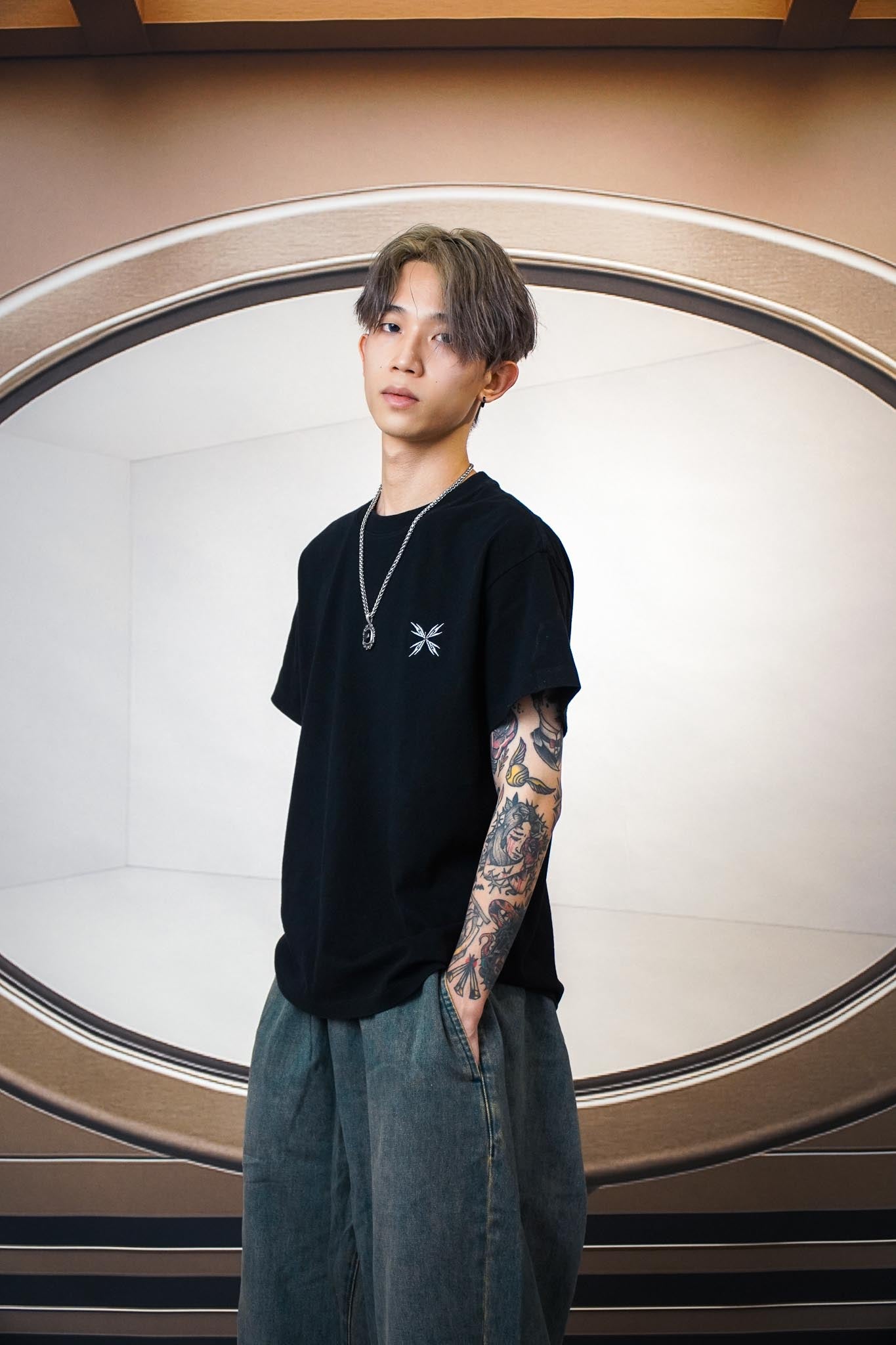 WBI 25SS EXO-判 / WBI E.X.O Rogue Mark TEE EXO-01