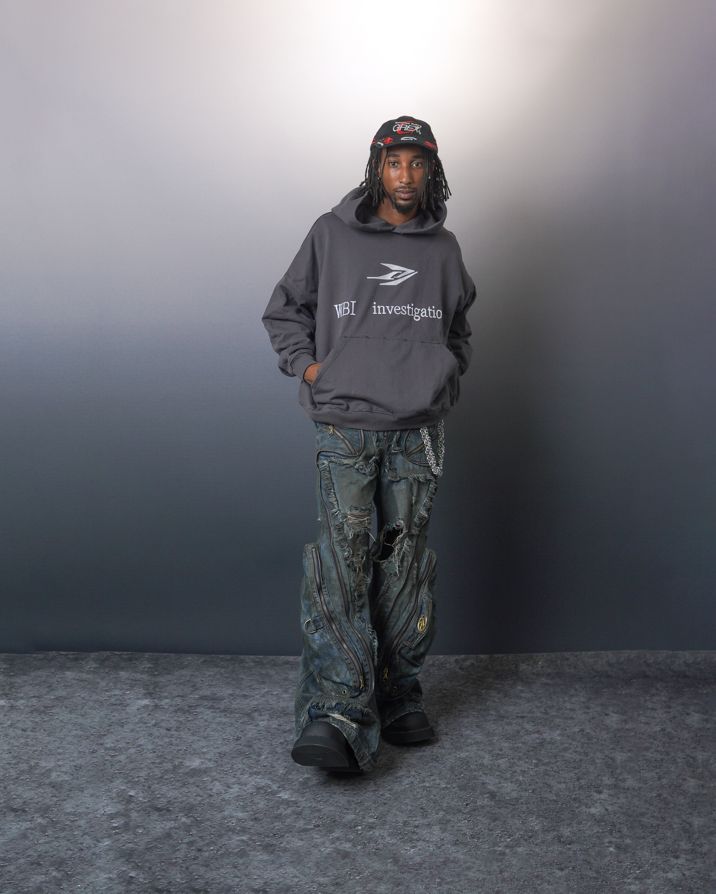 UND-02 / The Rebel Series : Logo Man Hoodie Grey