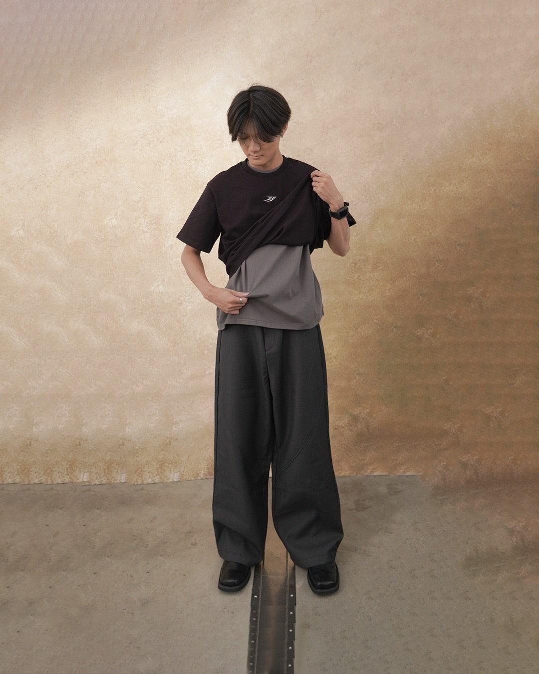 WL-01 / WBI Data Analysis Division Low-Key Loose-Fit Short-Cropped Tee