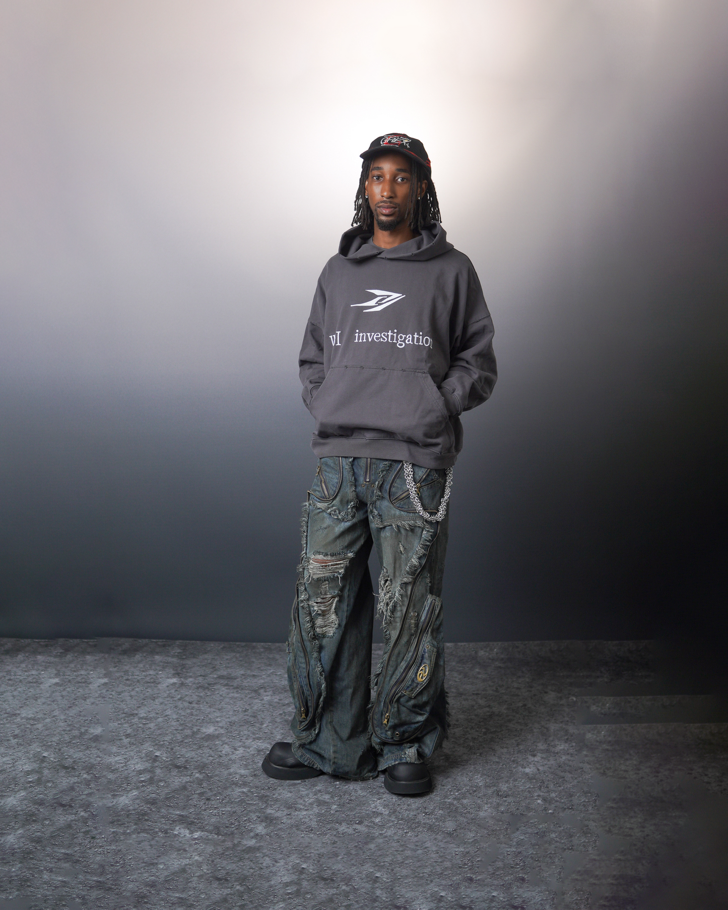 UND-02 / The Rebel Series : Logo Man Hoodie Grey