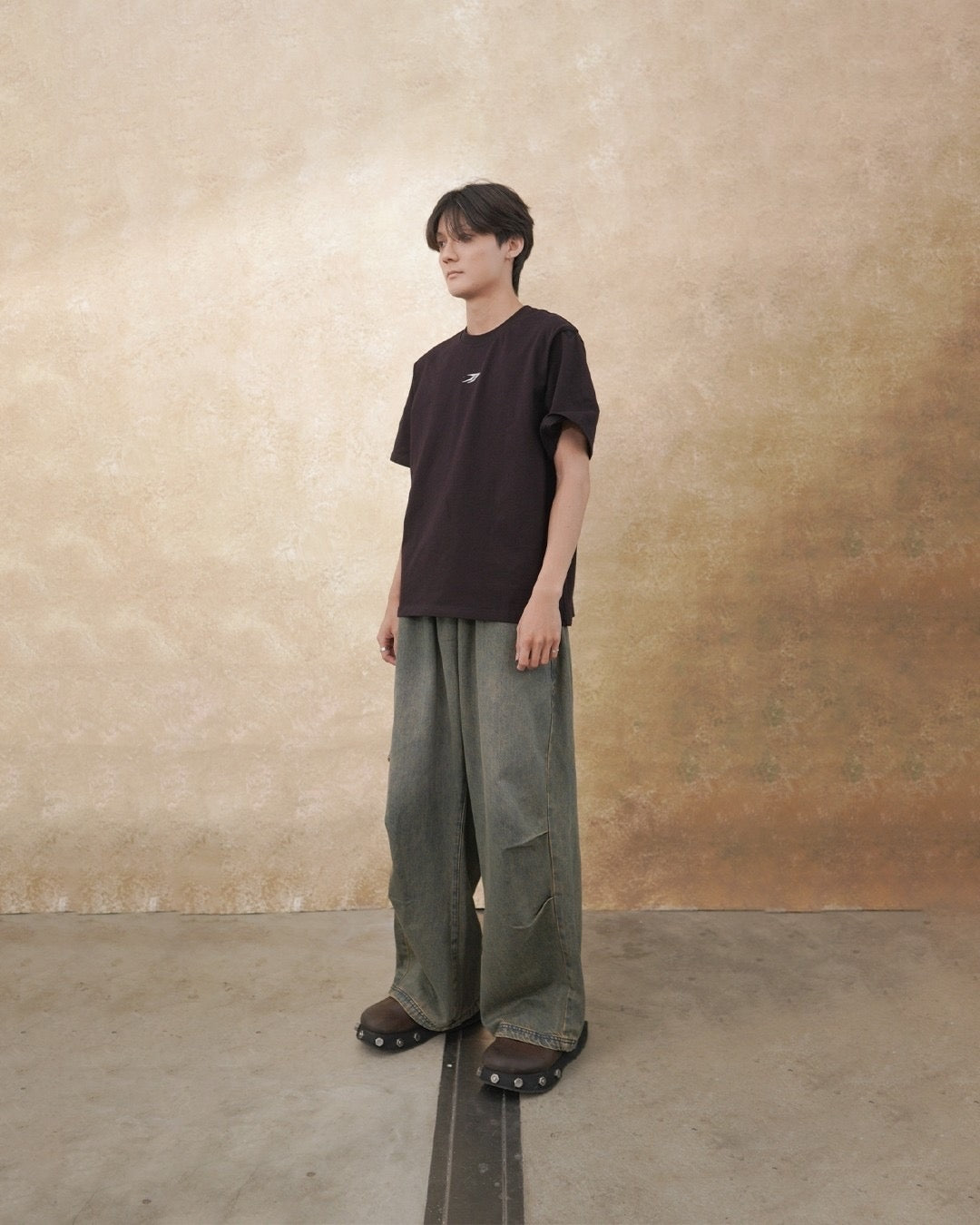 WL-01 / WBI Data Analysis Division Low-Key Loose-Fit Short-Cropped Tee