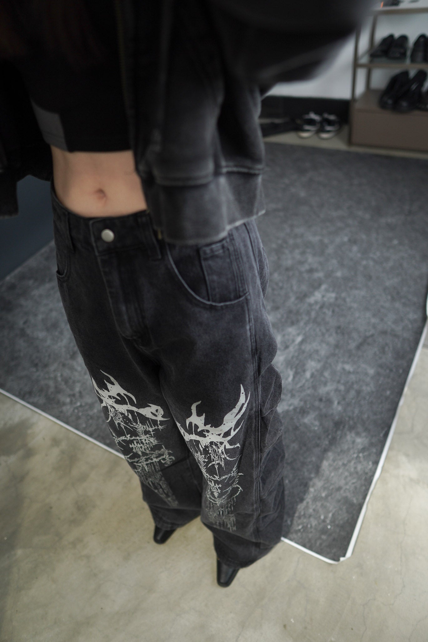 WBI 24SS EPD-01&nbsp; / WBI&nbsp; Black Denim Scimitar Spinal Pants